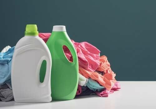 Is OxiClean Eco Friendly? Here's What You Need to Know 3 4 environmentally friendly laundry products detergents