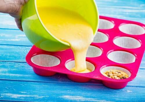 Non Toxic Muffin Pans & Why You Need One