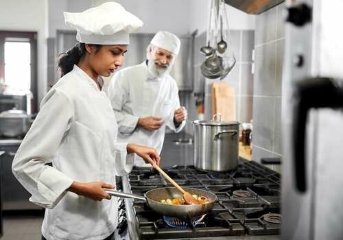 Non Toxic Wood for Spoons: The Best Options for Your Kitchen 2 why do professional chefs use wooden spoons