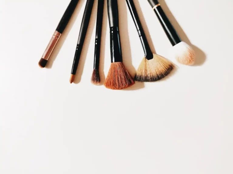 8 Eco Friendly Makeup Brushes That Work Just As Good!