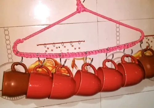 3. reuse unwanted plastic hanger