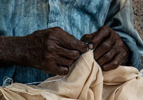 36 Mind-Blowing & Easy Ways to Live a Zero Waste Lifestyle 5 6. hand sewing to repair your clothing and household items
